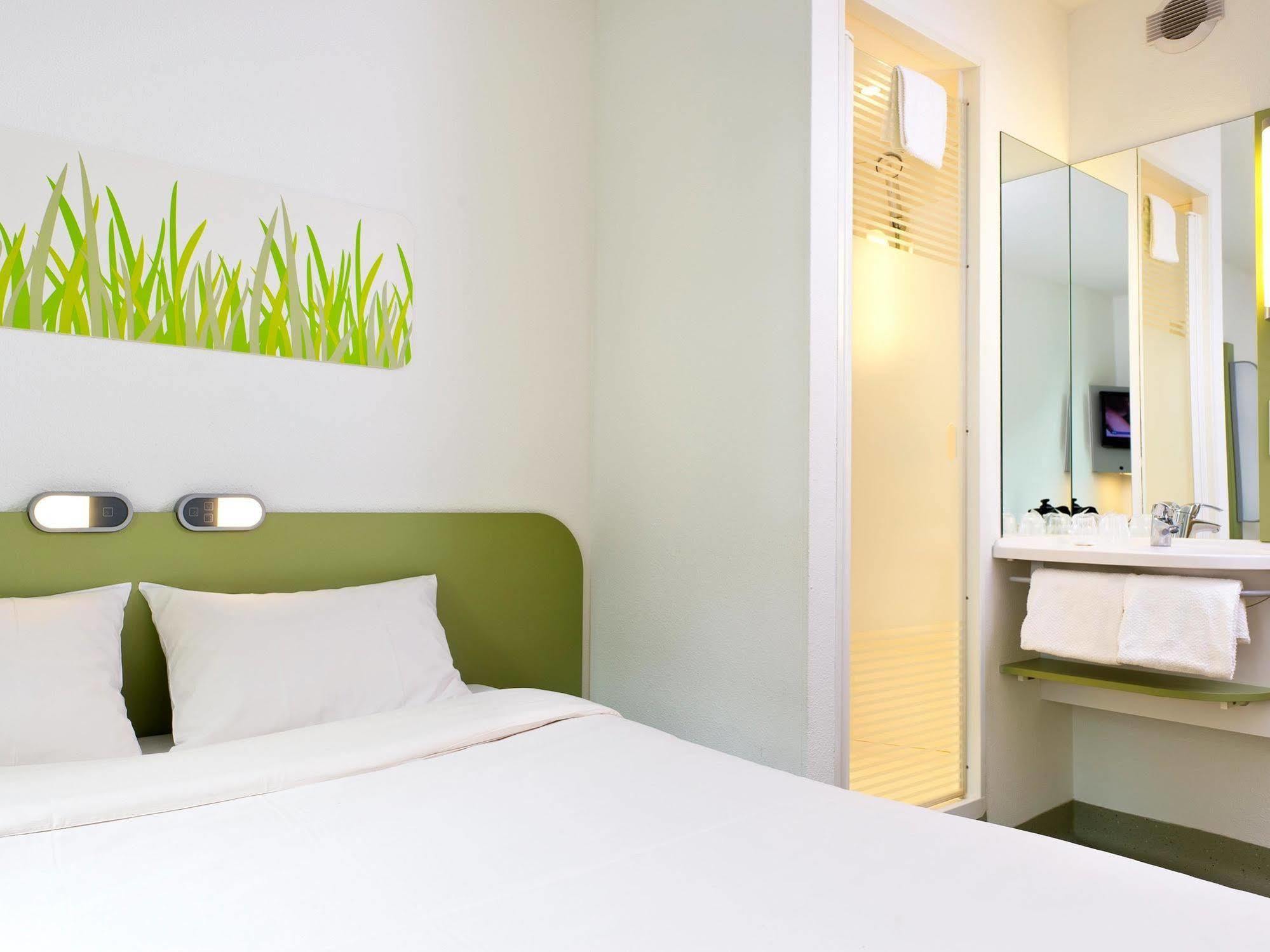 ไอบิส บัดเจ็ต เมตซ์ ใต้ Hotel Augny ภายนอก รูปภาพ